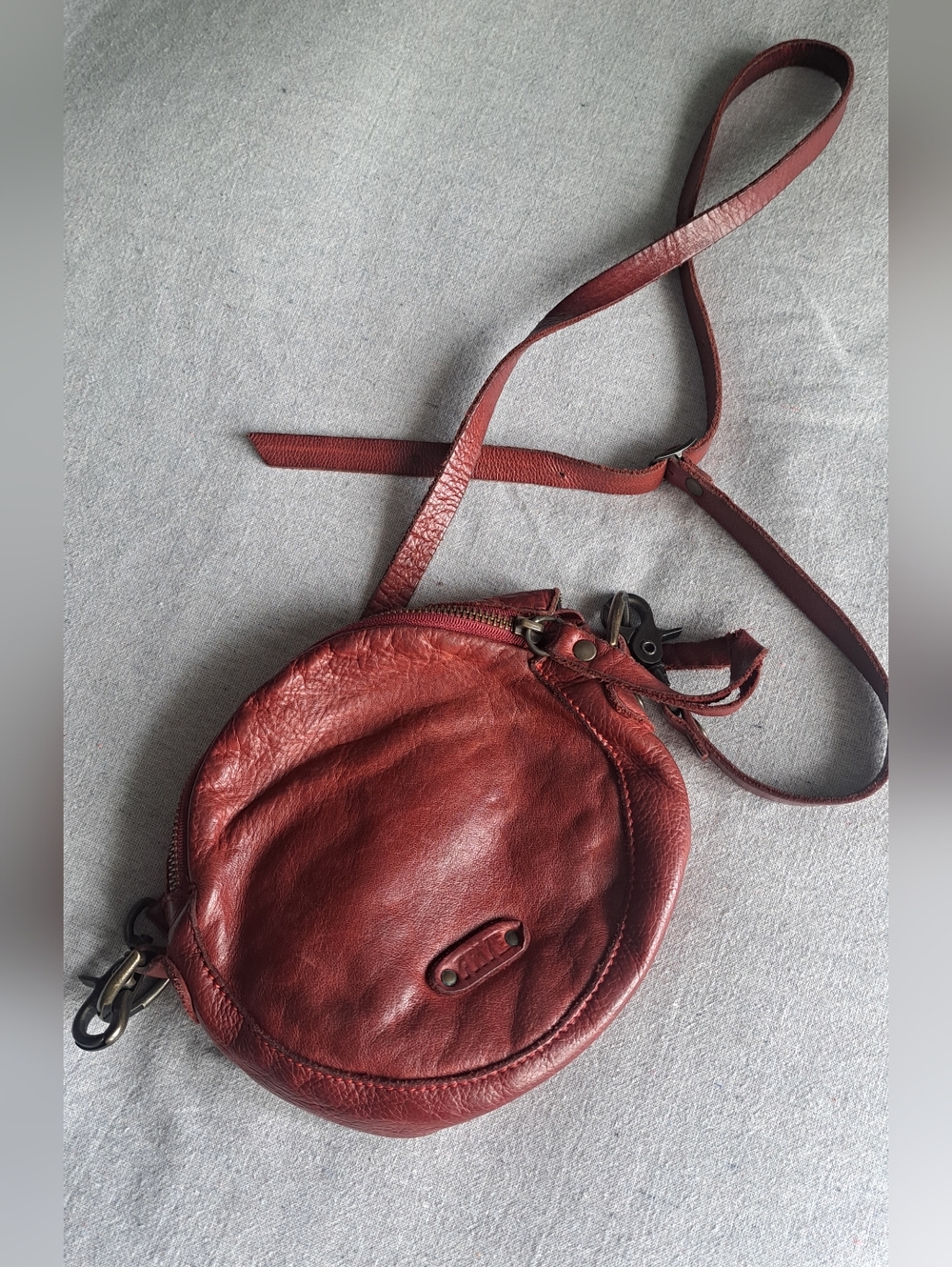 Vintage FRYE Leather Crossbody Bag in Deep Red